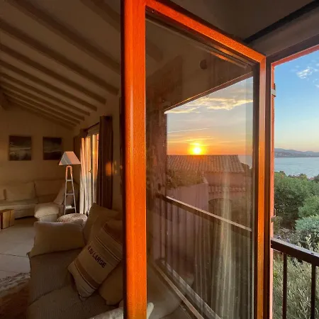 Bougainville Semesterbostad