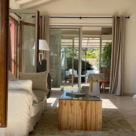 Semesterbostad Bougainville *