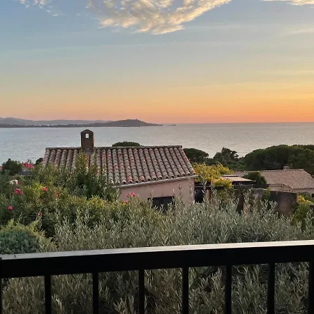 Semesterbostad Bougainville *