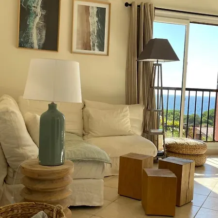 Semesterbostad Bougainville *